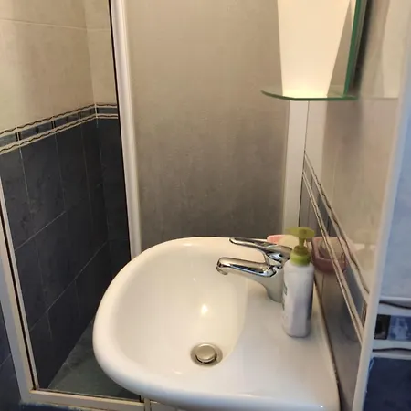 на море с собственным бассейном и подземным гаражом Apartment