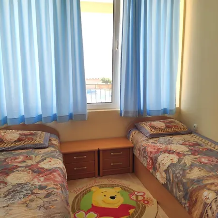 на море с собственным бассейном и подземным гаражом *