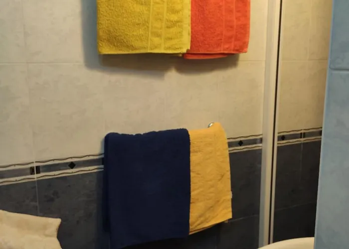 на море с собственным бассейном и подземным гаражом Daire *