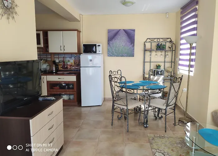 Lägenhet на море с собственным бассейном и подземным гаражом Sveti Vlas